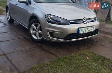 Хетчбек Volkswagen e-Golf 2015 в Комарному