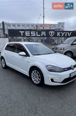 Хетчбек Volkswagen e-Golf 2014 в Києві