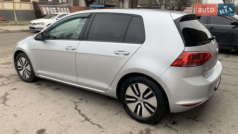 Хетчбек Volkswagen e-Golf 2015 в Запоріжжі