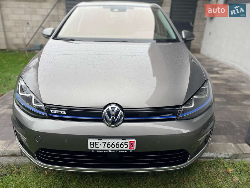 Хетчбек Volkswagen e-Golf 2015 в Києві