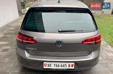 Хетчбек Volkswagen e-Golf 2015 в Києві