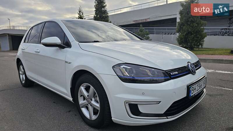 Хэтчбек Volkswagen e-Golf 2014 в Киеве