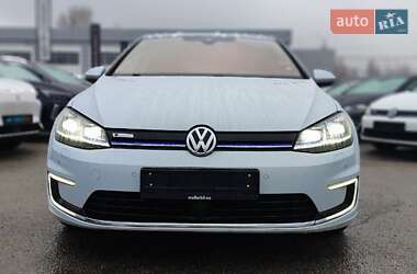 Хэтчбек Volkswagen e-Golf 2017 в Киеве