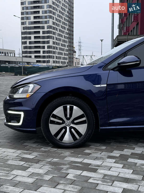 Хетчбек Volkswagen e-Golf 2019 в Києві
