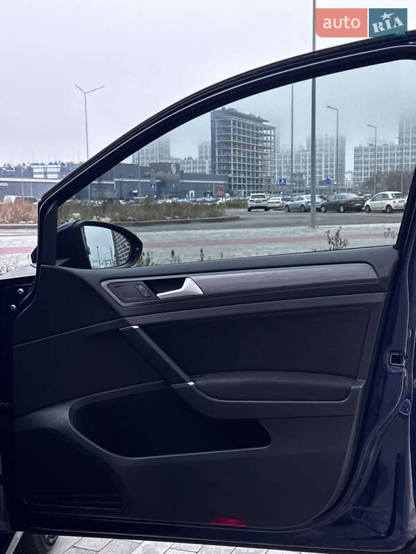Хетчбек Volkswagen e-Golf 2019 в Києві