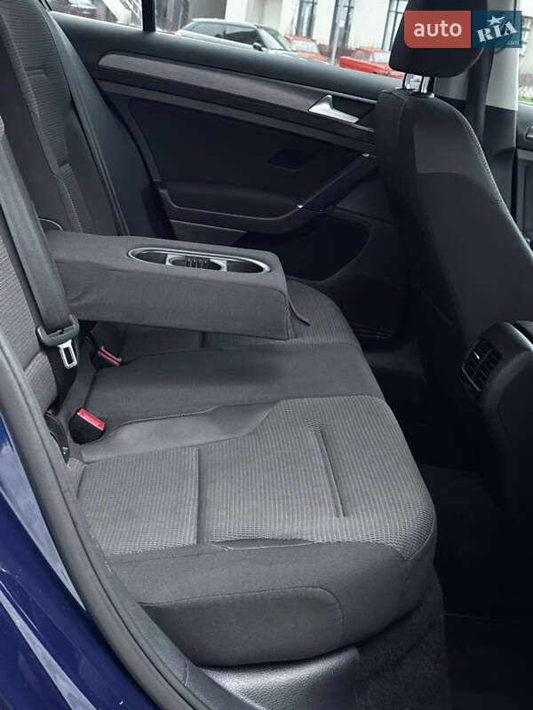 Хетчбек Volkswagen e-Golf 2019 в Києві