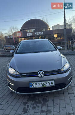 Хетчбек Volkswagen e-Golf 2015 в Чернівцях