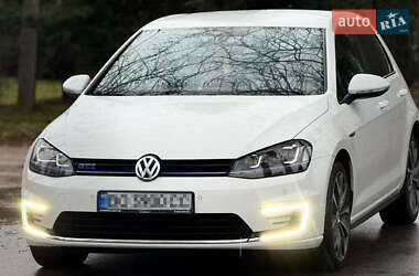 Volkswagen e-Golf 2015