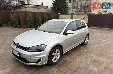 Хетчбек Volkswagen e-Golf 2015 в Лубнах