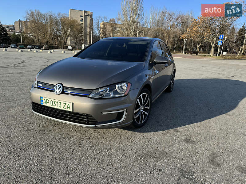 Хетчбек Volkswagen e-Golf 2016 в Запоріжжі