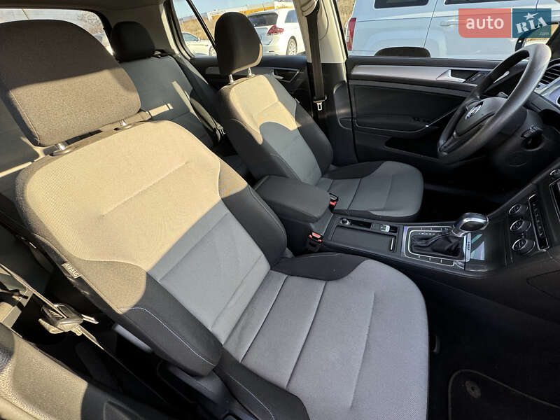 Хетчбек Volkswagen e-Golf 2016 в Запоріжжі