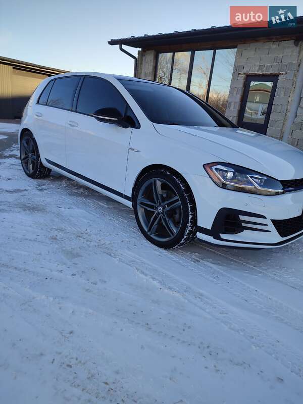 Хэтчбек Volkswagen e-Golf 2018 в Ивано-Франковске