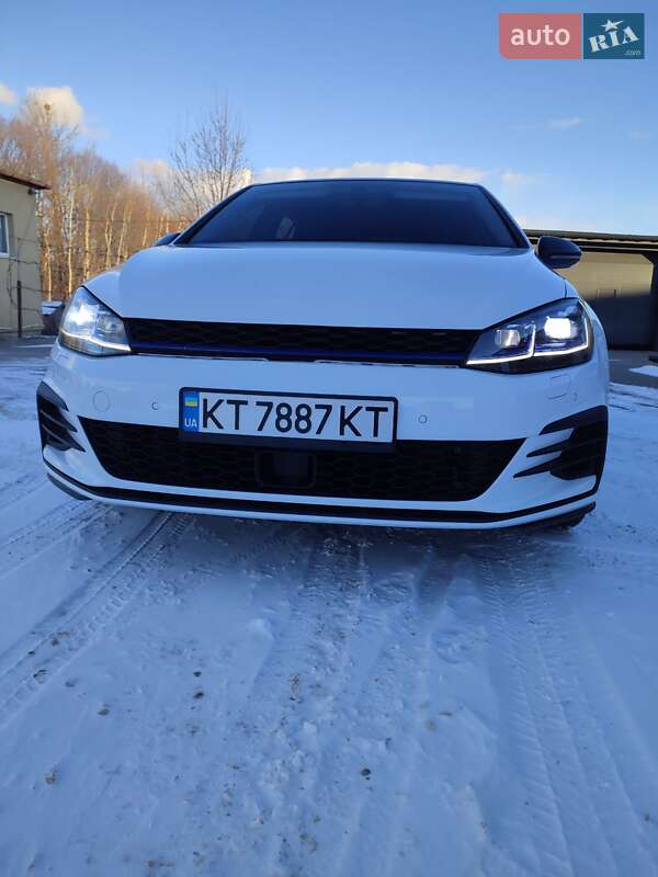 Хэтчбек Volkswagen e-Golf 2018 в Ивано-Франковске