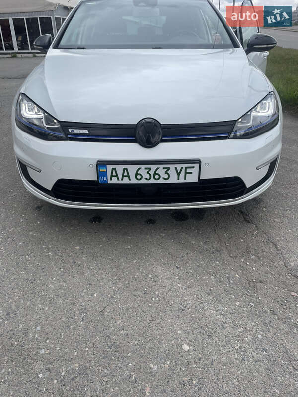 Хетчбек Volkswagen e-Golf 2016 в Києві