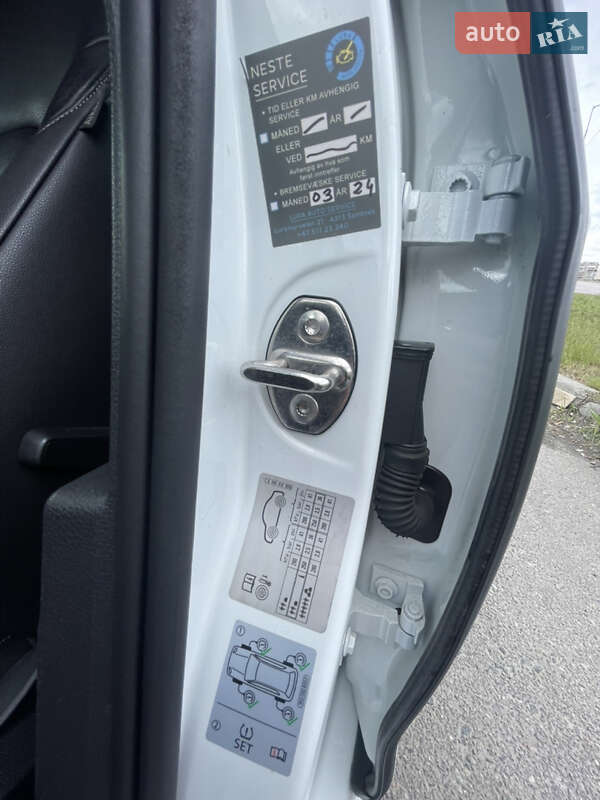 Хетчбек Volkswagen e-Golf 2016 в Києві