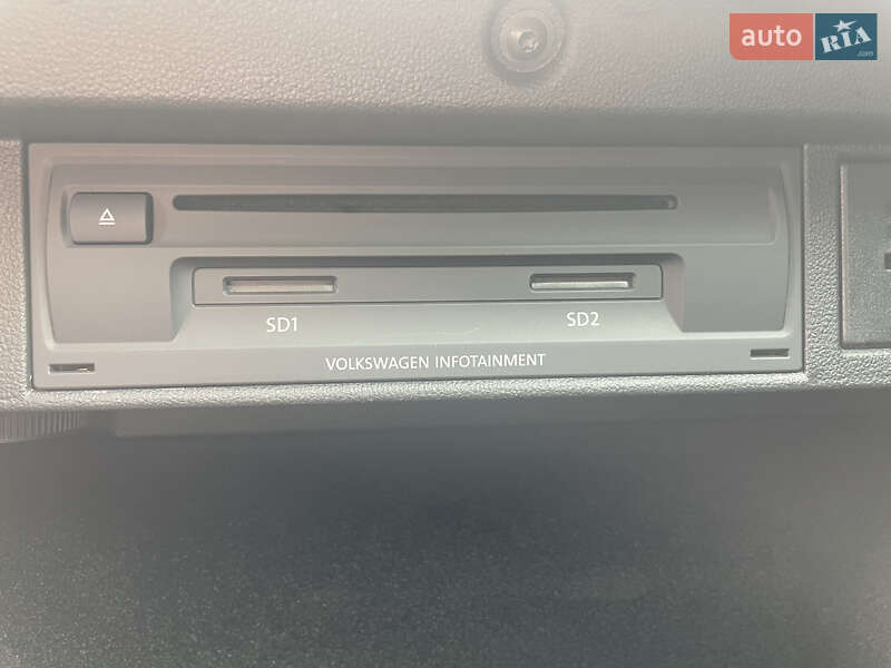 Хетчбек Volkswagen e-Golf 2016 в Києві