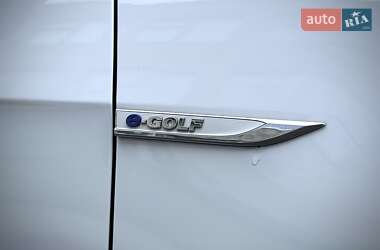 Хэтчбек Volkswagen e-Golf 2019 в 