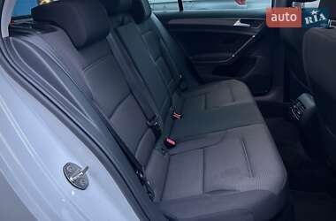 Хэтчбек Volkswagen e-Golf 2019 в 