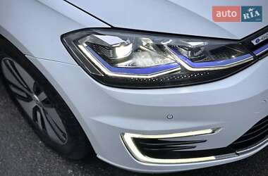 Хэтчбек Volkswagen e-Golf 2019 в 