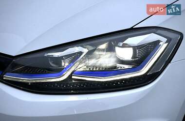 Хэтчбек Volkswagen e-Golf 2019 в 
