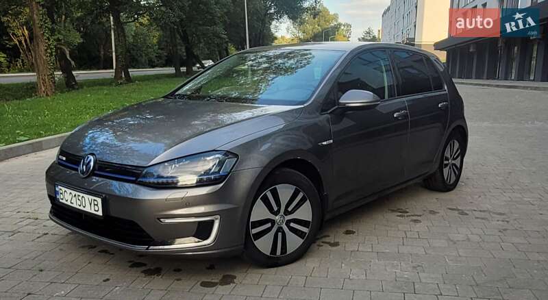 Хэтчбек Volkswagen e-Golf 2016 в Новояворовске