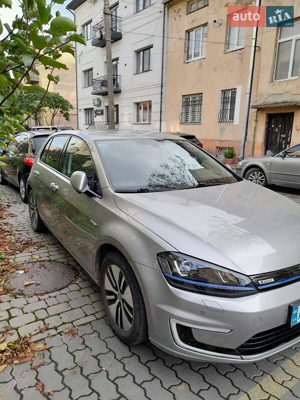 Хетчбек Volkswagen e-Golf 2016 в Івано-Франківську