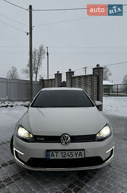 Хетчбек Volkswagen e-Golf 2015 в Надвірній