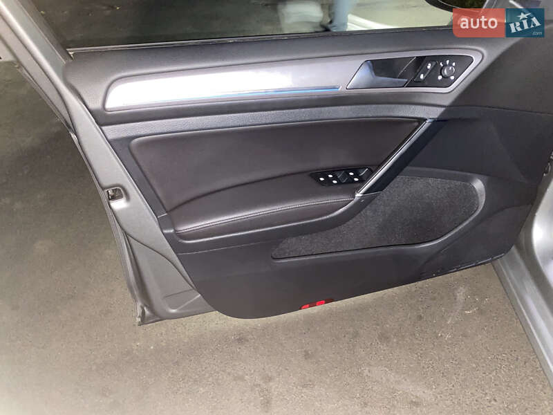 Хэтчбек Volkswagen e-Golf 2016 в Одессе