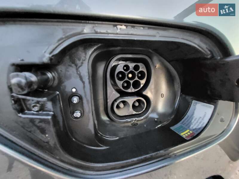 Хетчбек Volkswagen e-Golf 2018 в Ужгороді