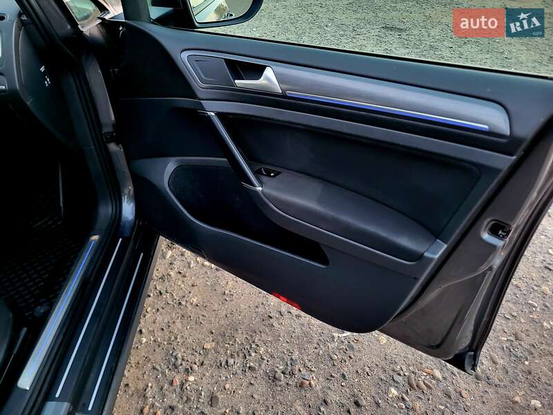 Хетчбек Volkswagen e-Golf 2018 в Ужгороді