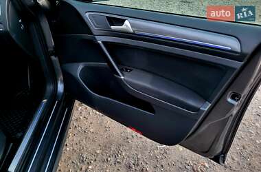 Хэтчбек Volkswagen e-Golf 2018 в 
