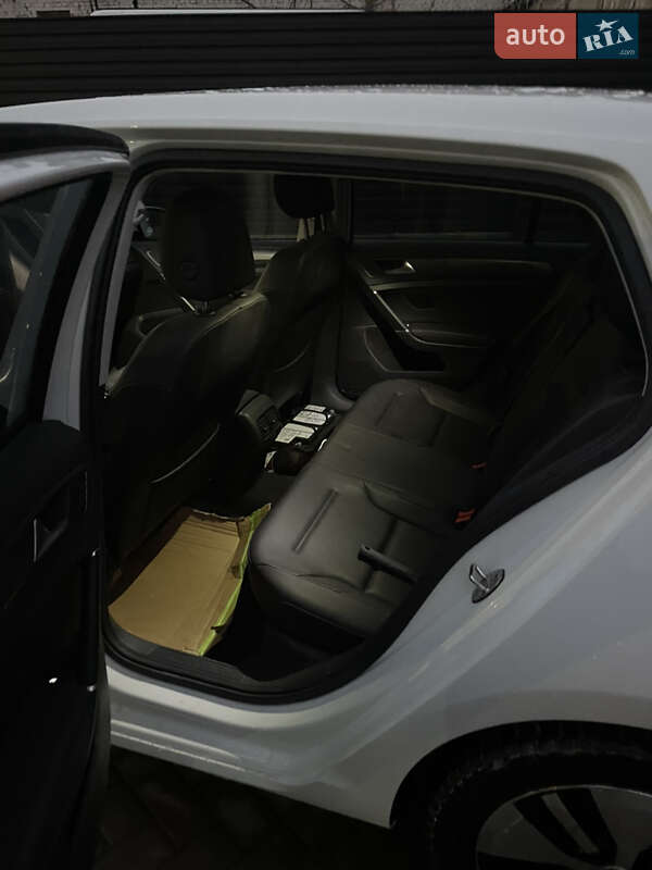 Хетчбек Volkswagen e-Golf 2019 в Івано-Франківську