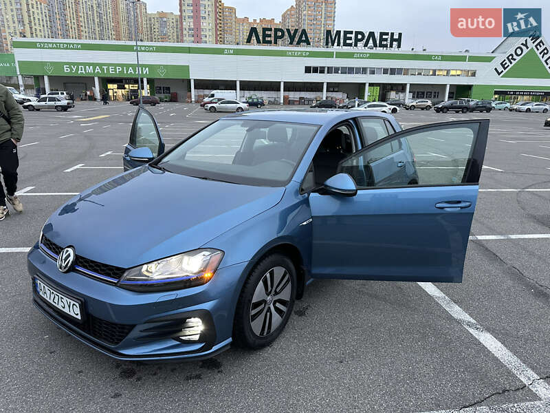 Хэтчбек Volkswagen e-Golf 2016 в Киеве