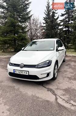 Хэтчбек Volkswagen e-Golf 2017 в Вышгороде