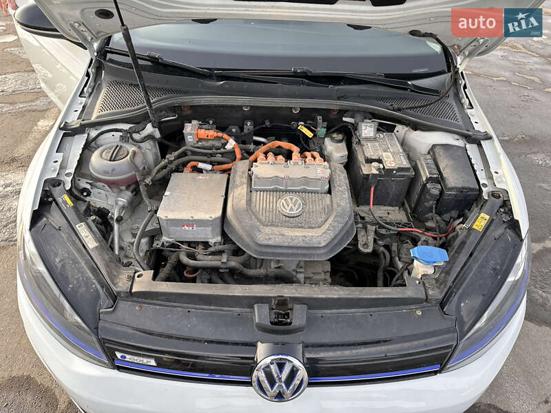 Хетчбек Volkswagen e-Golf 2014 в Яремчі