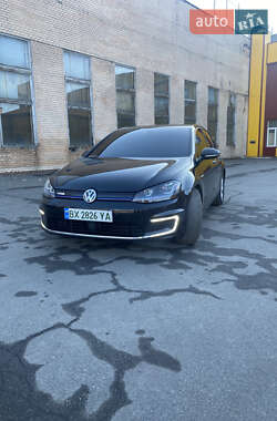 Хэтчбек Volkswagen e-Golf 2015 в 