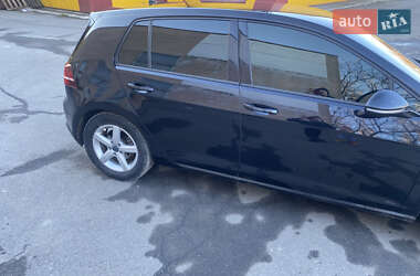 Хэтчбек Volkswagen e-Golf 2015 в 
