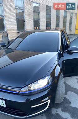 Хэтчбек Volkswagen e-Golf 2015 в 