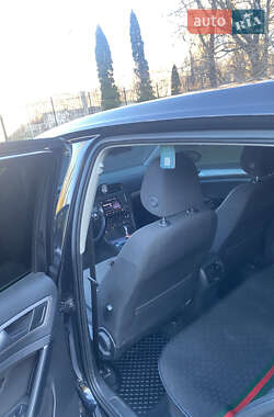 Хэтчбек Volkswagen e-Golf 2015 в 
