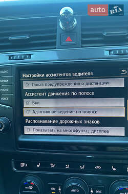 Хэтчбек Volkswagen e-Golf 2015 в 