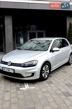 Volkswagen e-Golf 2016