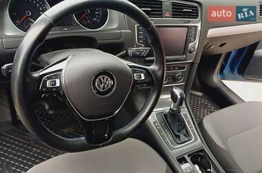 Хетчбек Volkswagen e-Golf 2015 в 