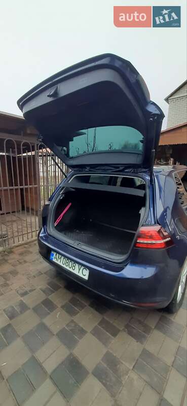 Хетчбек Volkswagen e-Golf 2016 в Житомирі