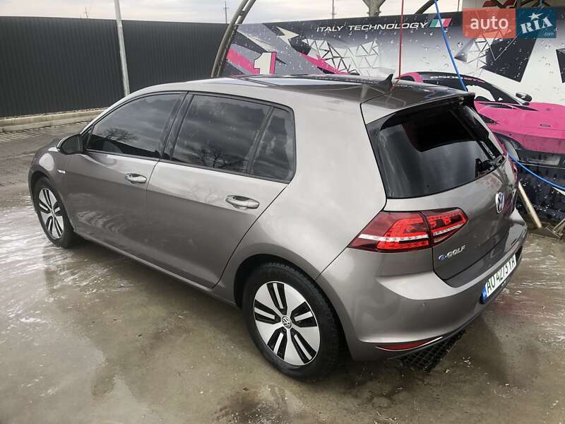 Хетчбек Volkswagen e-Golf 2015 в Ужгороді