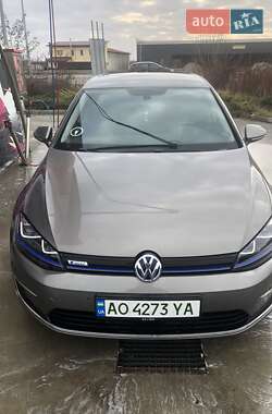 Volkswagen e-Golf 2015