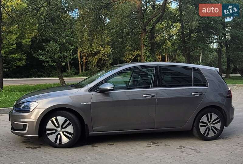 Хэтчбек Volkswagen e-Golf 2016 в Новояворовске