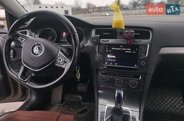 Хетчбек Volkswagen e-Golf 2017 в 