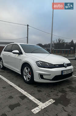 Volkswagen e-Golf 2015