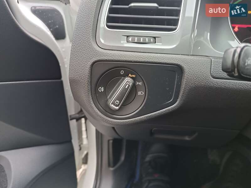 Хэтчбек Volkswagen e-Golf 2015 в Кривом Роге