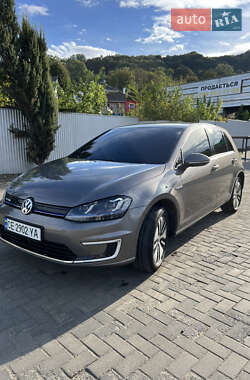 Хэтчбек Volkswagen e-Golf 2015 в Черновцах